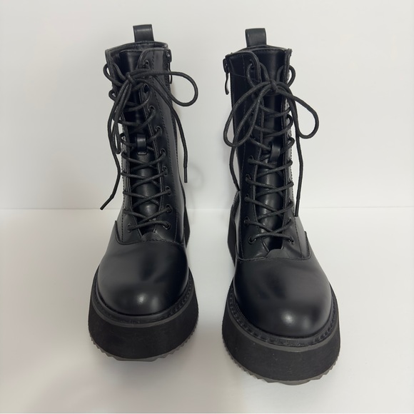 Shoes - New! Black Platform Boots